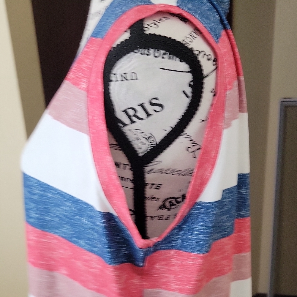 Colorful Striped V-Neck Tank Top - Picture 4 of 6